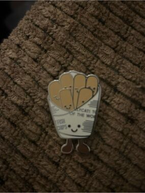 Jellycat Selfridges Exclusive Fish & Chips Enamel Pin -Amuseables Cosy Chips